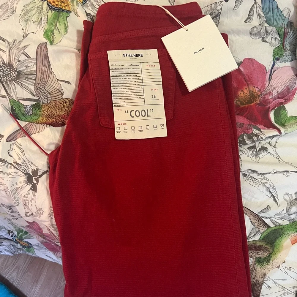 Still here cool Jean in red in size 28 - Picture 2 of 2